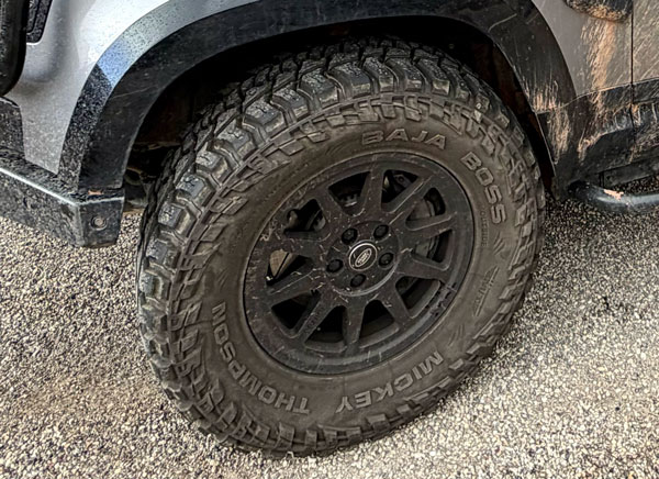Land Rover Defender offroad tires
